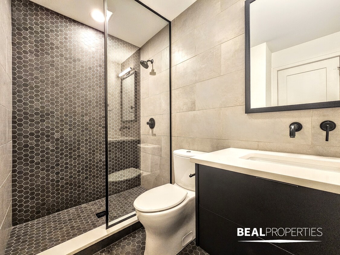 Photo - 954 W Grace St (Chicago, IL)
