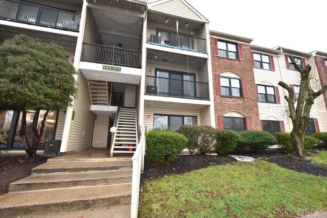 265 Hampshire Ct, Piscataway, NJ 08854 Condo for Rent in Piscataway, NJ
