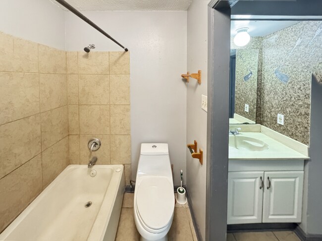Foto del edificio - 7837 Sail St