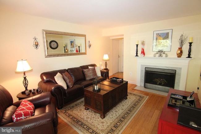 Building Photo - 2214 Springwood Dr