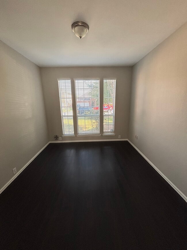 Foto del edificio - 2756 Thorncreek Ln