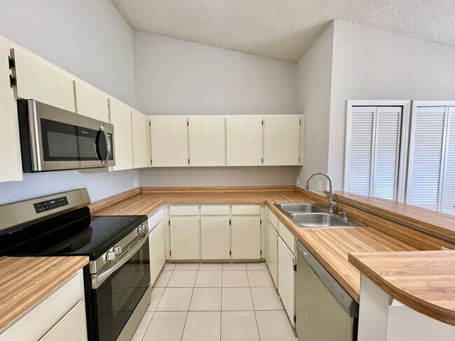 Foto del edificio - Cute 2/2 Townhouse in Great Winter Park Lo...
