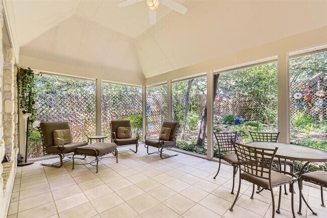 Foto del edificio - 6817 Walebridge Ln