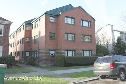 Building Photo - 2717 Franklin Ave E