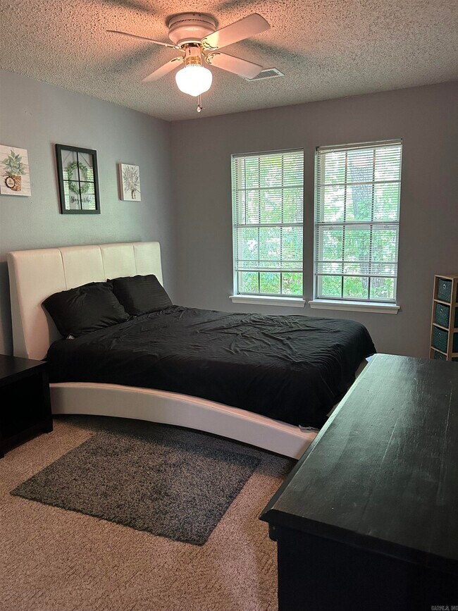 Building Photo - 159 La Vista Ln