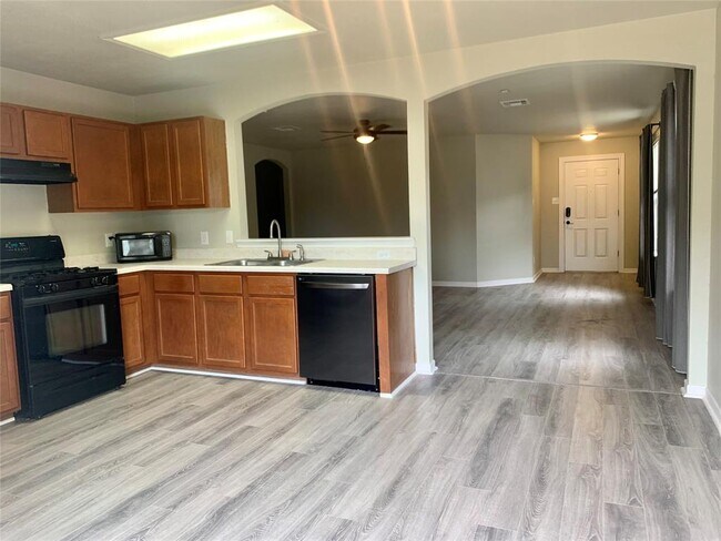 Building Photo - 112 Alexis Way