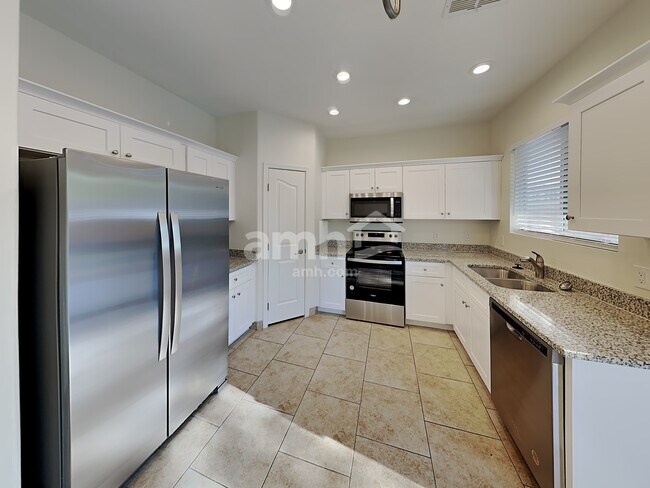 Building Photo - 2814 S Vegas