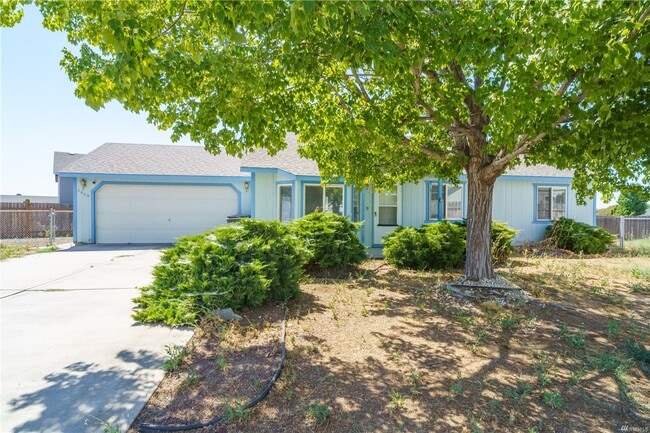 Building Photo - 3 bedroom, 2 bath house