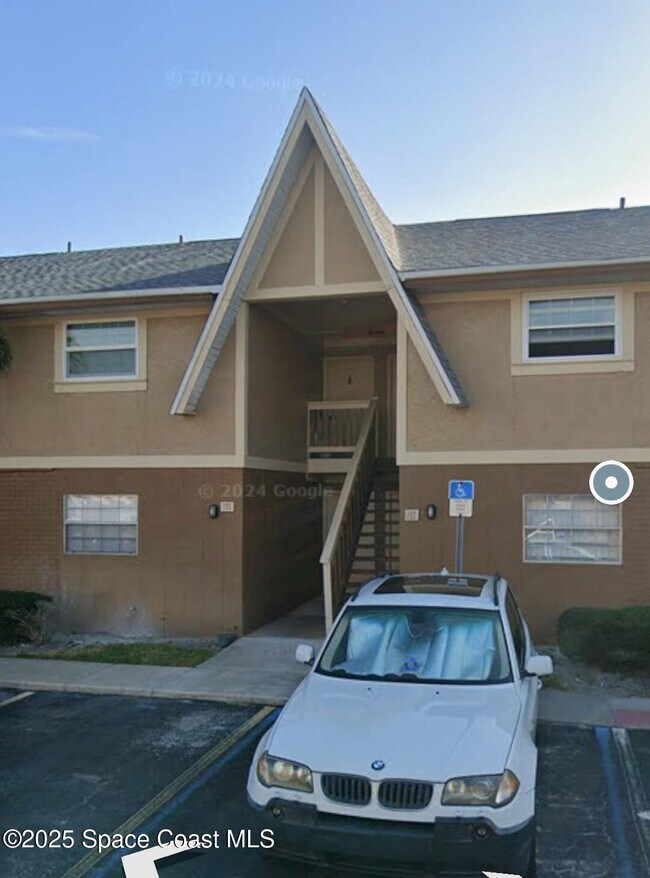 Building Photo - 236 Bristol Ct