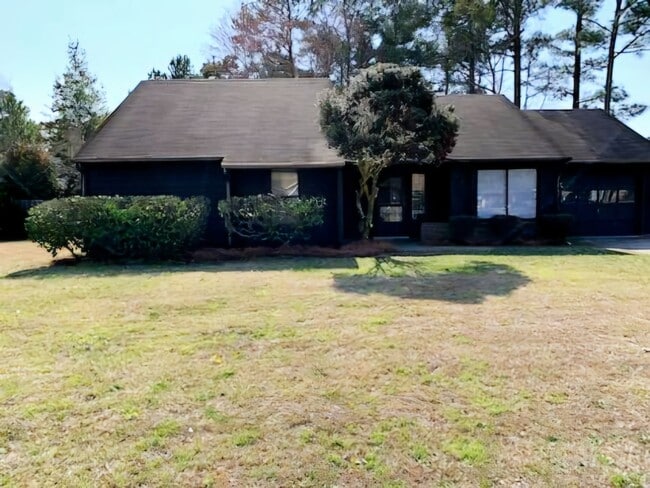 Building Photo - MOVE-IN READY