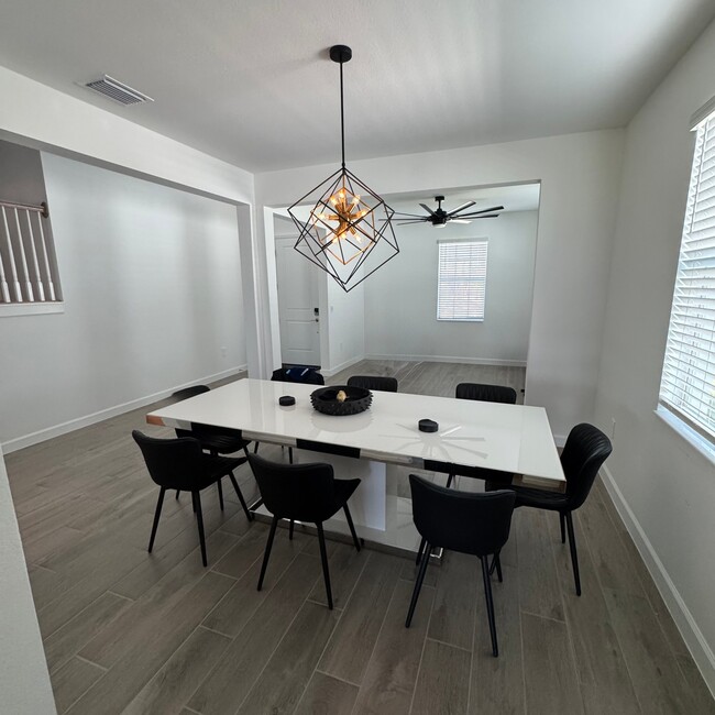 Foto del edificio - 14844 White Pearl Rd
