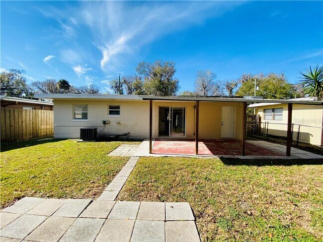 Foto del edificio - 769 Greenway Pl