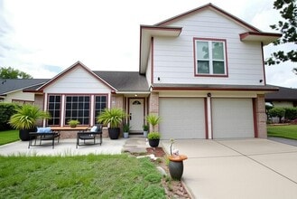 Building Photo - 13507 White Cliff Dr