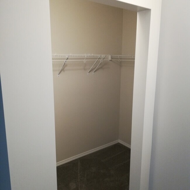 Photo du bâtiment - 1179 Summerside Dr SW