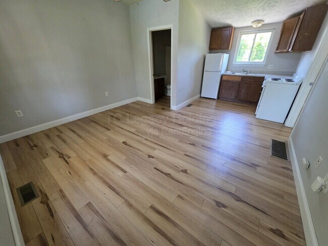 Foto del edificio - 419 1/2 Walnut Ave