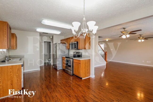 Building Photo - 919 Littleton Dr