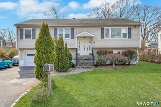 Building Photo - 25 Quinsey Dr