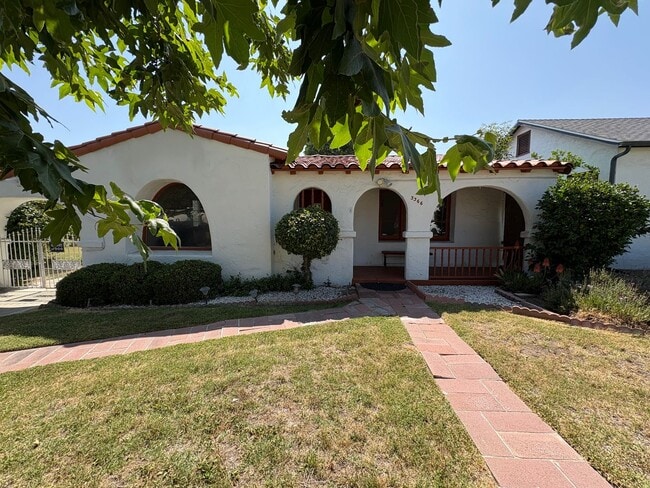 Building Photo - Charming Spanish Colonial house with huge ...