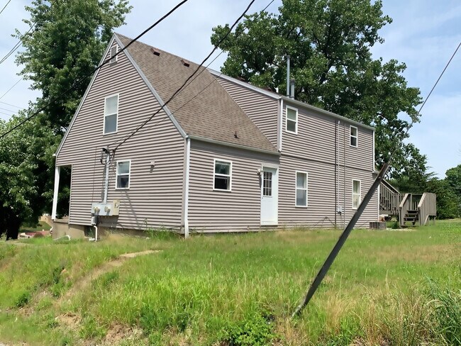 Building Photo - 727 Stadium Drive
