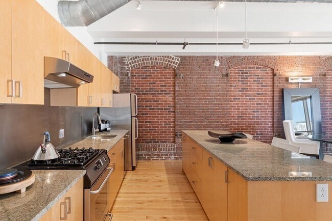 Building Photo - 21 Wormwood St