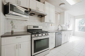 Building Photo - 3706 Heritage Colony Dr