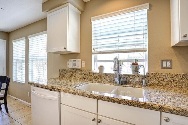 Building Photo - 34 Quartz Ln