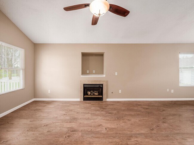 Foto del edificio - 5222 Horseshoe Dr N