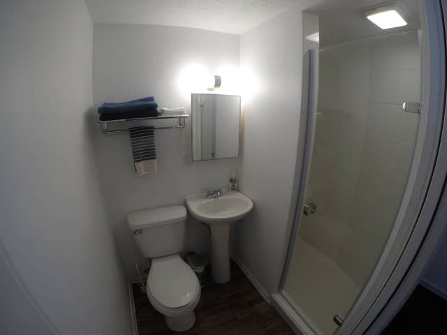 Foto del edificio - 5169 Caroline Ave