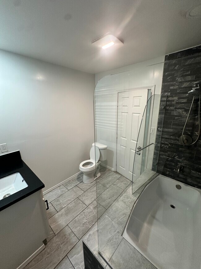 Foto del edificio - 556 W 92nd St