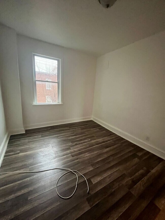 Foto del edificio - 2602 E Chase St