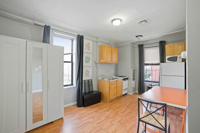 Building Photo - 1304 38th St