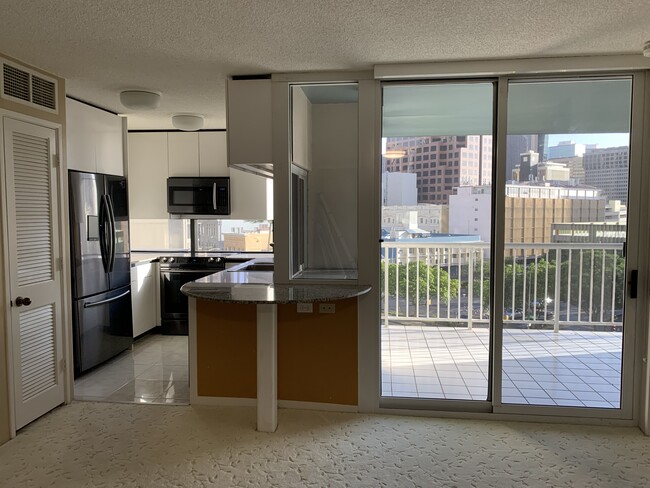Building Photo - 1212 Nuuanu Ave