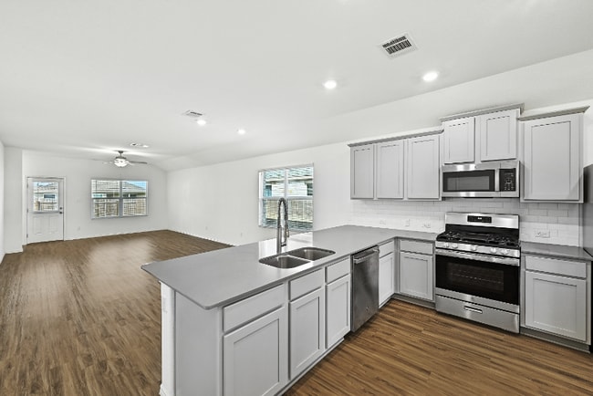 Building Photo - 129 Konik Rd