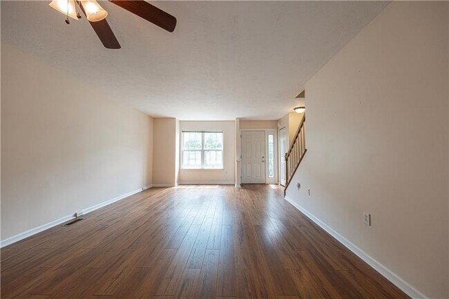 Foto del edificio - 222 Castle Creek Dr