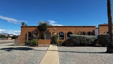 Building Photo - 572 N Citadel Ave