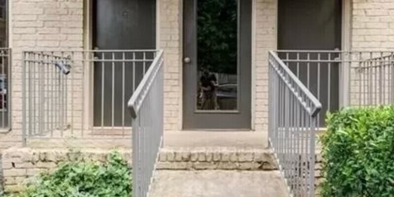 Primary Photo - 2023 Oakview Road #213