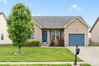Building Photo - 649 Fox Hound Dr