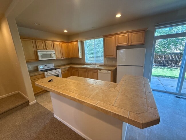 Foto del edificio - DOG CONSIDERED!! 3 Bdrm House, Gas Heat/Fi...