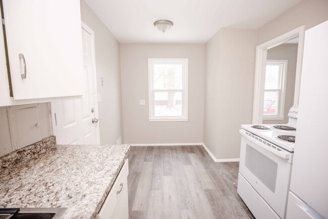 Foto del edificio - 3725 Watson Ave