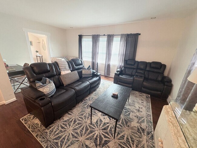 Foto del edificio - Charming 3BR House in Birmingham