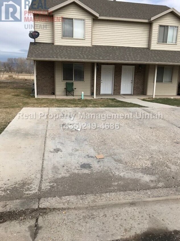 3 bedroom 1.5 bath Town home - 3 bedroom 1.5  bath Town home