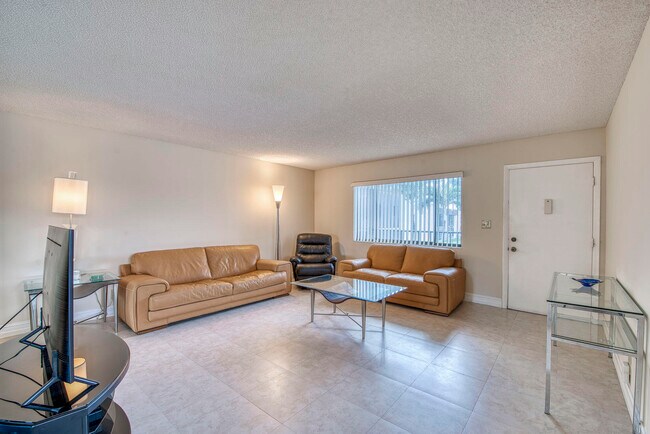 Foto del edificio - 15108 Ashland Dr