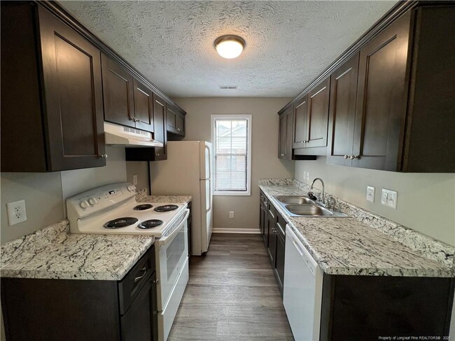 Building Photo - 1437 Ireland Dr