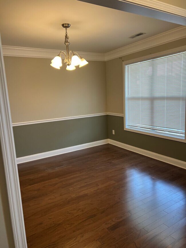Building Photo - 7108 Verona Dr