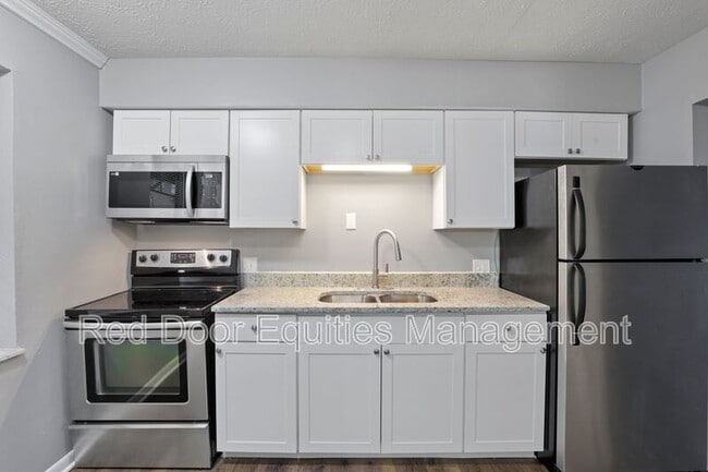 Building Photo - 123 Walnut St