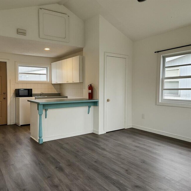 Foto del edificio - 8211 N 10th St