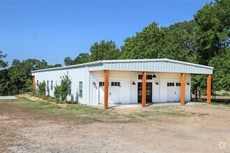 Building Photo - 400 E Mill St