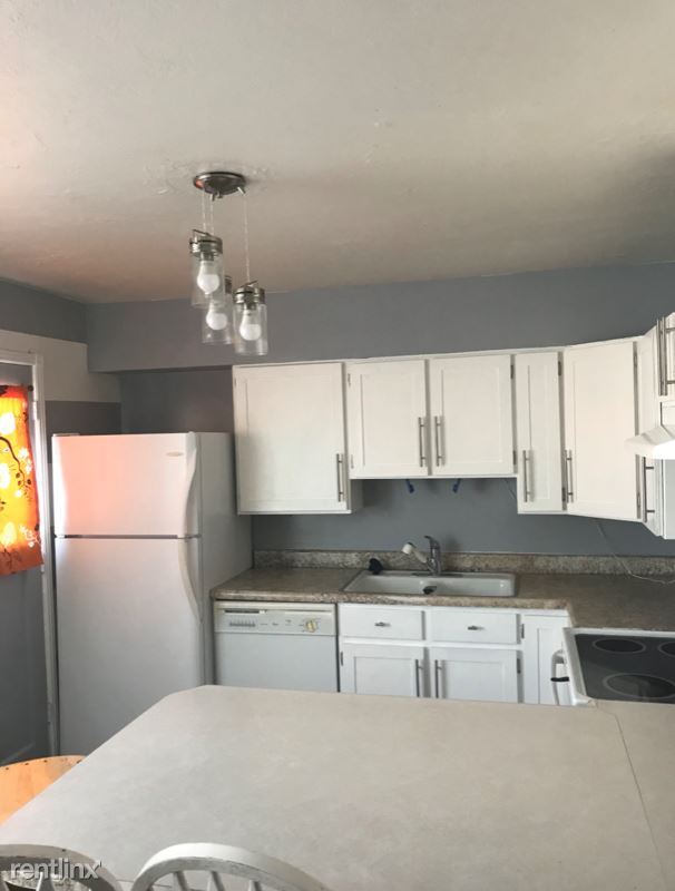 Foto del edificio - 4 br, 2.5 bath Townhome - 499 N 400 E 10C ...