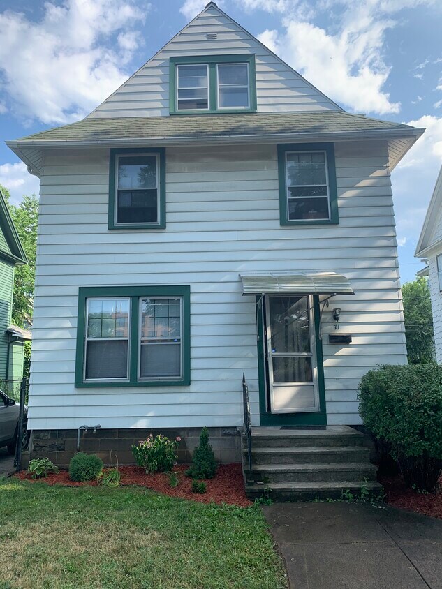 Primary Photo - 71 Pembroke St