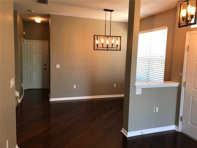 Foto del edificio - 7542 Red Mill Cir